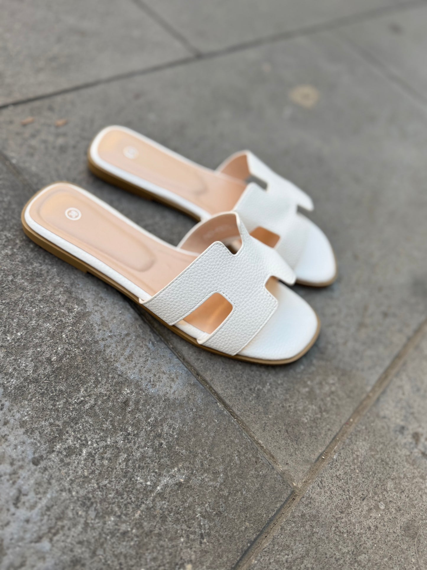 CIABATTINA MOD HERMES (bianca)